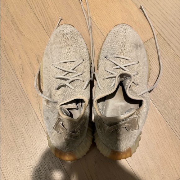 Adidas Yeezy Boost 350 V2 - Picture 4 of 10
